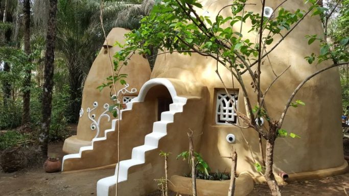 Sacchi e argilla! EarthBag Bungalow BUNGALOW 1